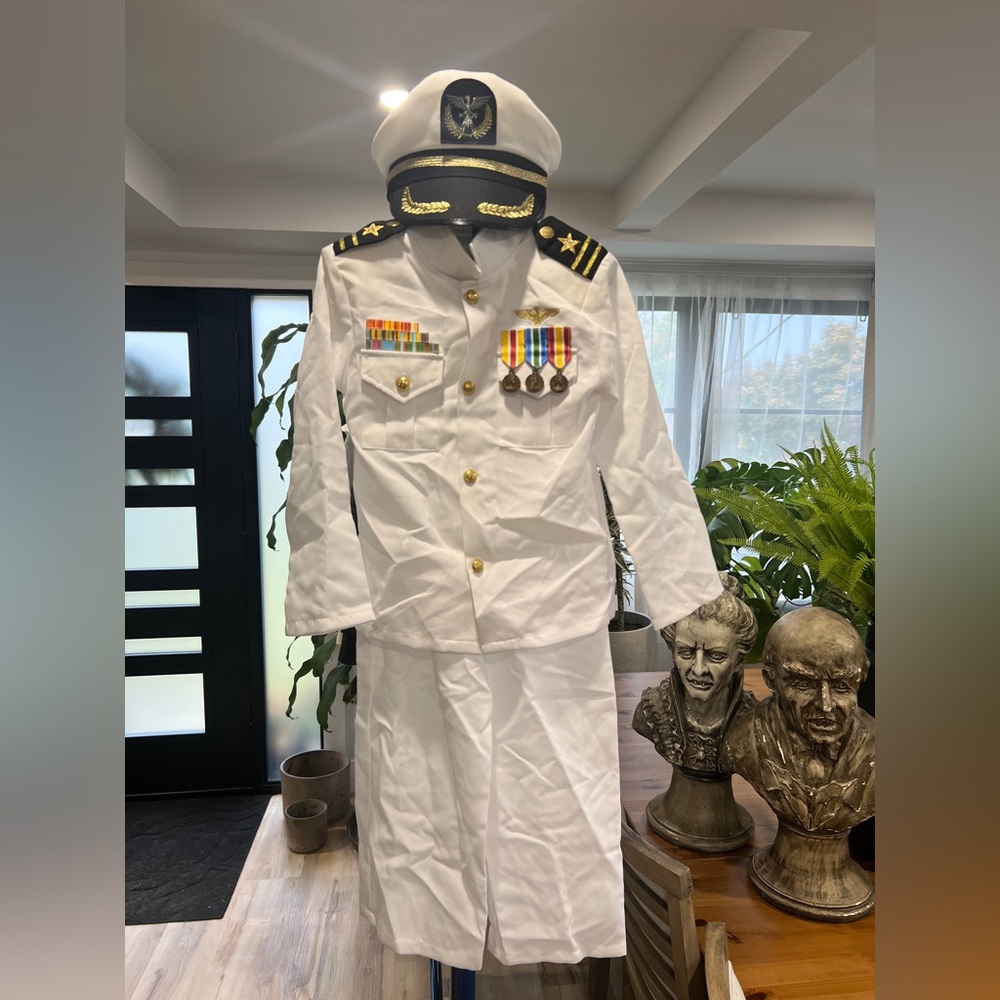 NWT Boys White Military Uniform costume with Medals (5T)